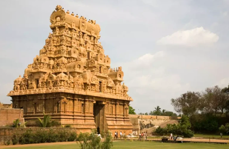 brihadeeswara-temple-02