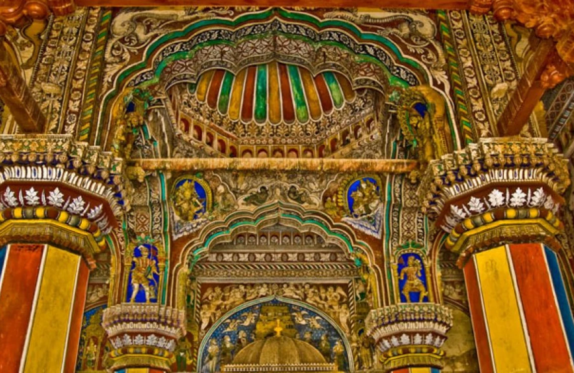 thanjavur-royal-palace-and-art-gallery-02
